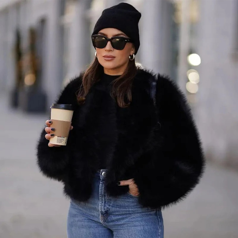 Street Fashion Week - Kış 2026 Sıcak Havalı Kızlar Tüylü