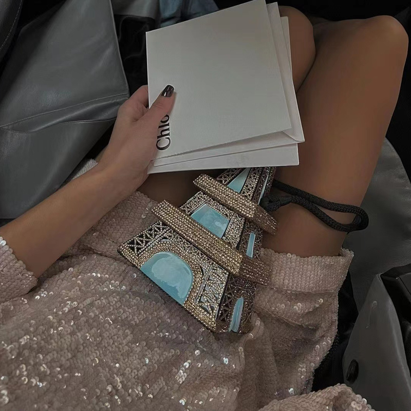 Paris Moda Haftası 2025 Blogge - Street Fashion Week incelemesi ve fiyatı
